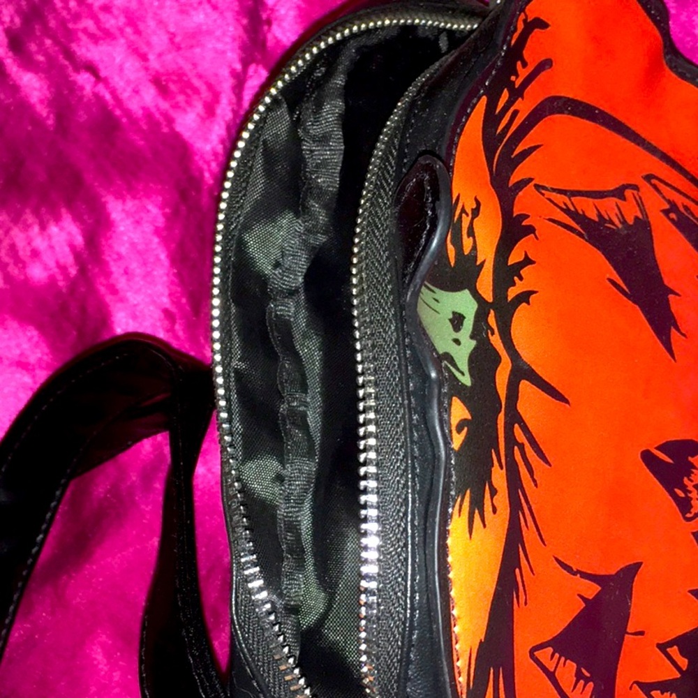 Pumpkin Crossbody 🧡✨ 🎃 - Picture 5 of 5